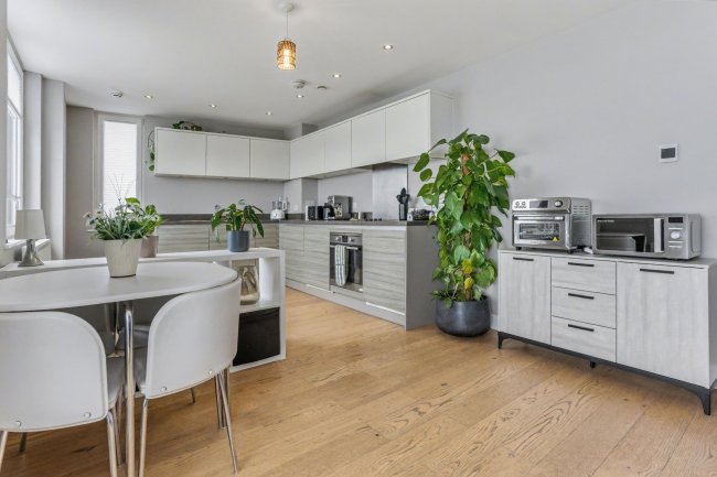 Unit 8, Orion, 9 The Boardwalk, Brighton Marina Village BN2 5ZD 2