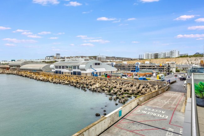 Unit 8, Orion, 9 The Boardwalk, Brighton Marina Village BN2 5ZD 2