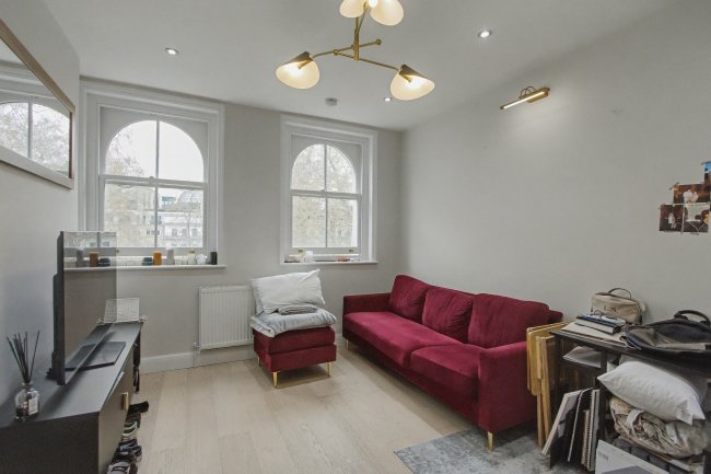 4.1 Clifford Court , 24-25 Kensington Garden Square, London W2 4BE 2