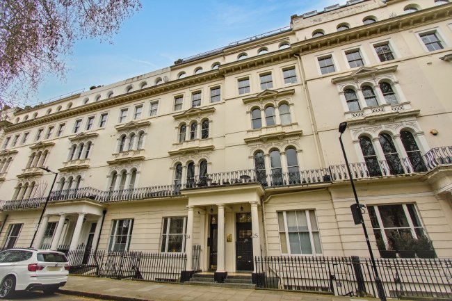 4.1 Clifford Court , 24-25 Kensington Garden Square, London W2 4BE 2