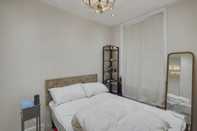4.1 Clifford Court , 24-25 Kensington Garden Square, London W2 4BE 2