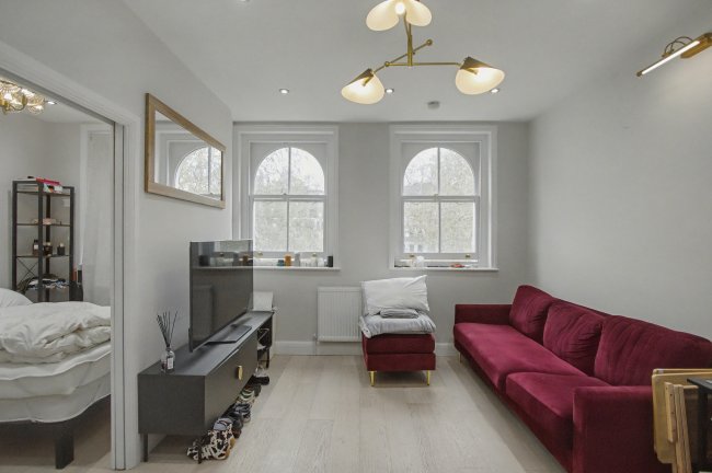 4.1 Clifford Court , 24-25 Kensington Garden Square, London W2 4BE 2