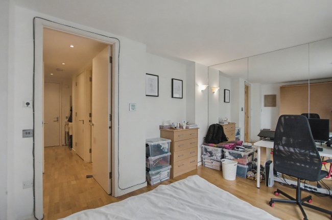 524 New Providence Wharf, 1 Fairmont Avenue, Canary Wharf, London, E14 9PL 5