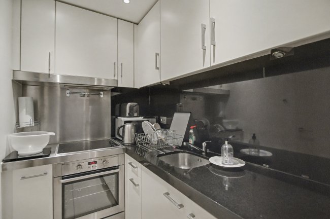 524 New Providence Wharf, 1 Fairmont Avenue, Canary Wharf, London, E14 9PL 5