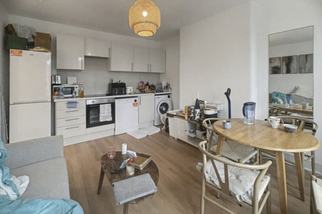 53 Waleran Apartments, Old Kent Road, London SE1 5UX 6