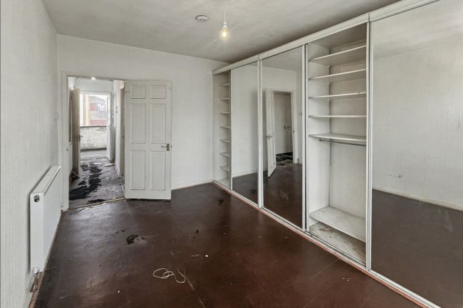 30 Fairgreen Court, London Road, Mitcham, Surrey CR4 3NA 10