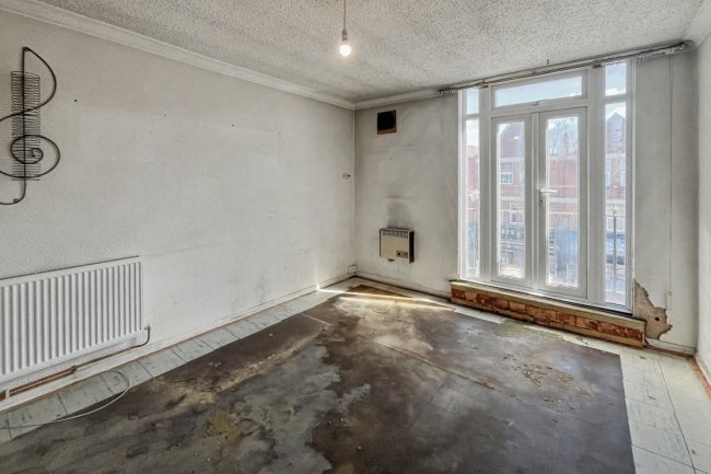 30 Fairgreen Court, London Road, Mitcham, Surrey CR4 3NA 10