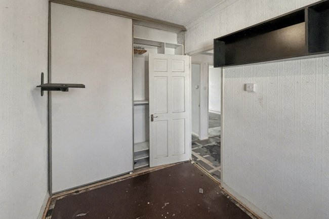 30 Fairgreen Court, London Road, Mitcham, Surrey CR4 3NA 10