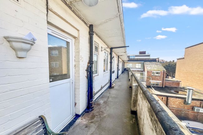 30 Fairgreen Court, London Road, Mitcham, Surrey CR4 3NA 10