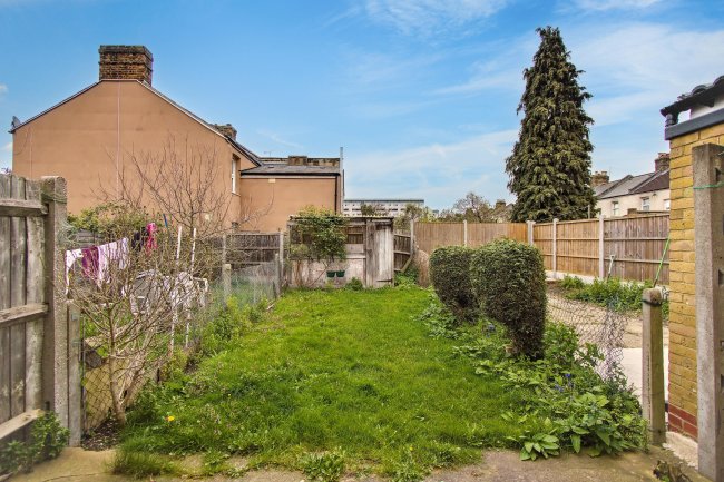 51 Ellingham Road, Leyton, London E15 2AX 3