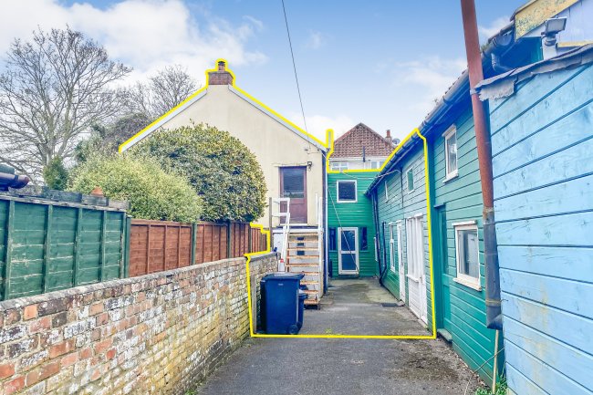 6A Alma Street, Taunton TA1 3AH 7