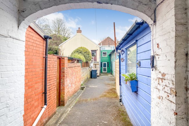 6A Alma Street, Taunton TA1 3AH 7