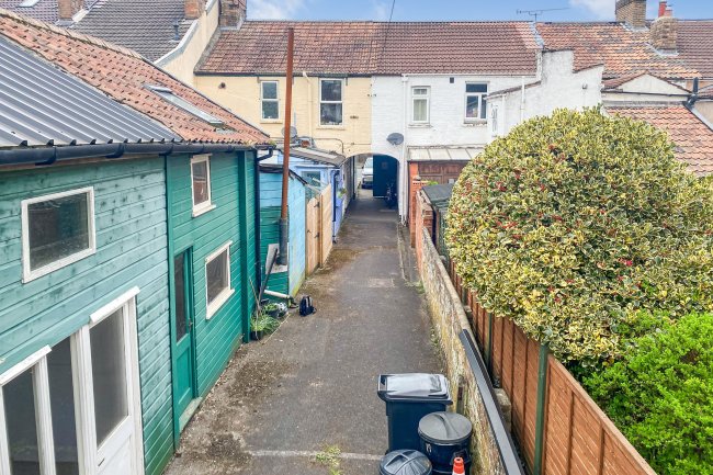 6A Alma Street, Taunton TA1 3AH 7