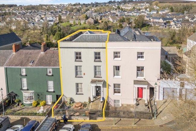 Pembroke & Castlemartin Social Club, Tenby House, Main St, Pembroke, SA71 4HH 9