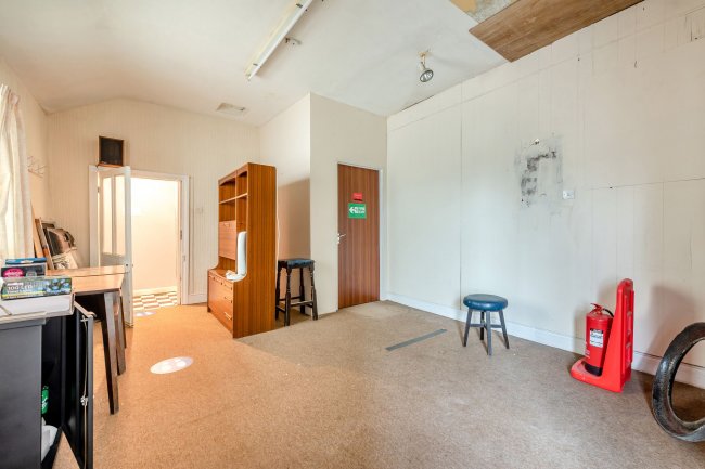 Pembroke & Castlemartin Social Club, Tenby House, Main St, Pembroke, SA71 4HH 9