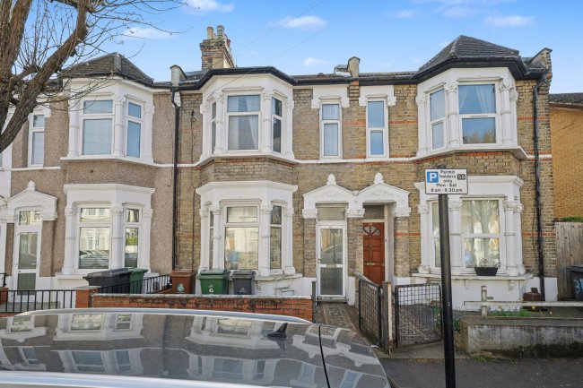 35 Westerham Road, Leyton, London E10 7AE 4
