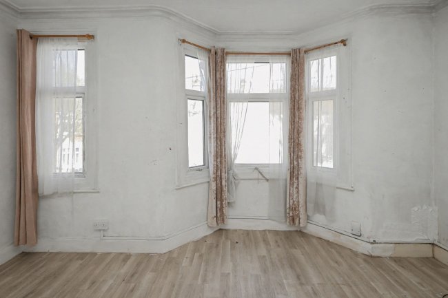 35 Westerham Road, Leyton, London E10 7AE 4