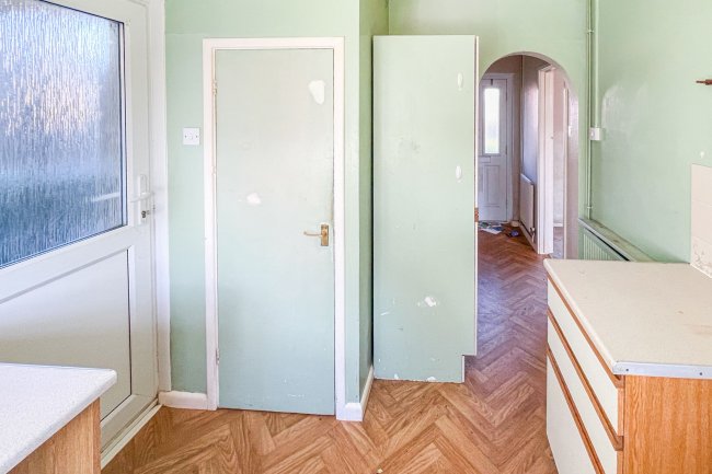 12 Coronation Gardens, Shanklin, Isle of Wight, PO37 7DZ 7