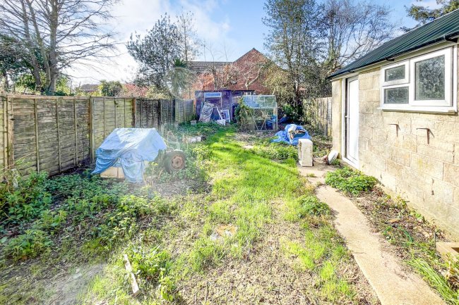 12 Coronation Gardens, Shanklin, Isle of Wight, PO37 7DZ 7