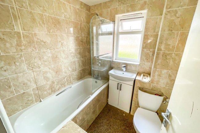 49 North Road, Shanklin, Isle of Wight, PO37 6DE 8