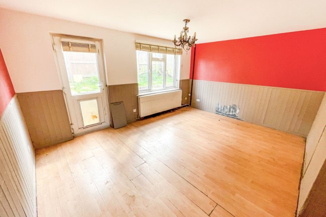 49 North Road, Shanklin, Isle of Wight, PO37 6DE 8