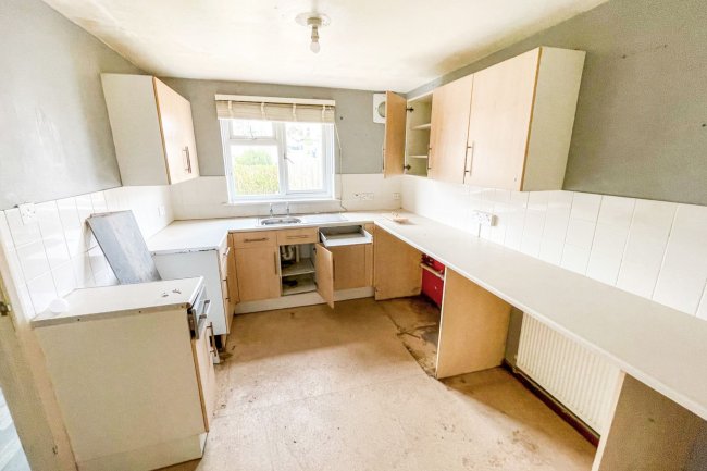 49 North Road, Shanklin, Isle of Wight, PO37 6DE 8