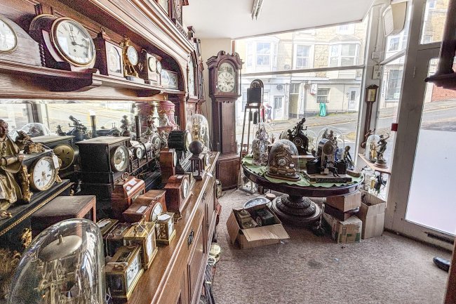 94/ 94a High Street and 2 Victoria Street, Ventnor, PO38 1LU 1