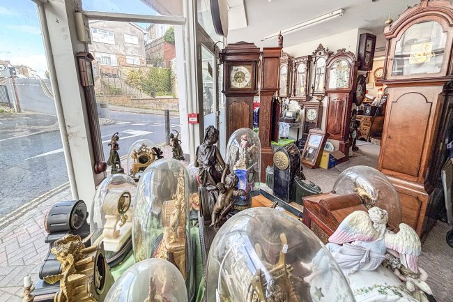 94/ 94a High Street and 2 Victoria Street, Ventnor, PO38 1LU 1