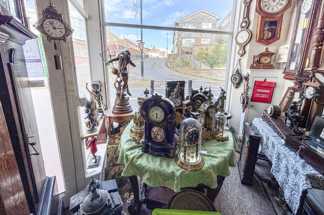 94/ 94a High Street and 2 Victoria Street, Ventnor, PO38 1LU 1