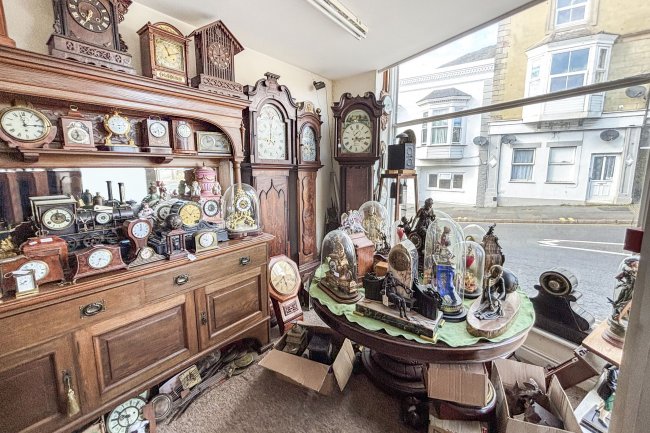 94/ 94a High Street and 2 Victoria Street, Ventnor, PO38 1LU 1