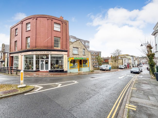 94/ 94a High Street and 2 Victoria Street, Ventnor, PO38 1LU 1