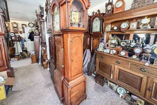 94/ 94a High Street and 2 Victoria Street, Ventnor, PO38 1LU 1