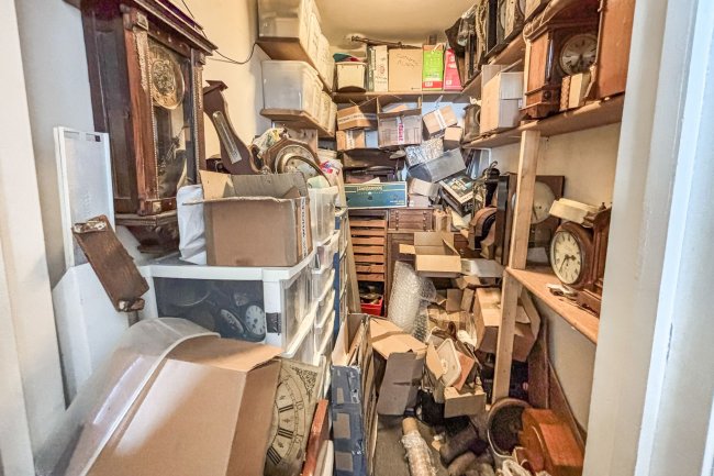 94/ 94a High Street and 2 Victoria Street, Ventnor, PO38 1LU 1