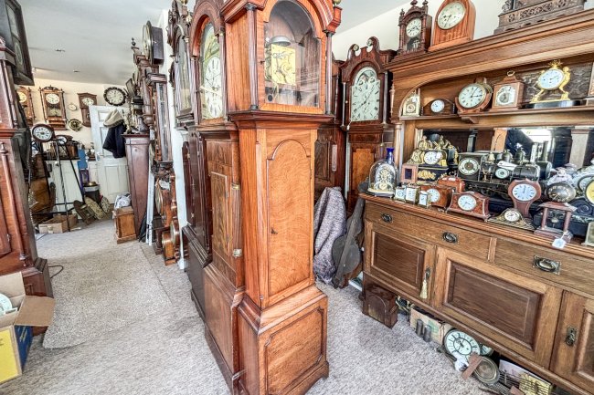 94/ 94a High Street and 2 Victoria Street, Ventnor, PO38 1LU 1