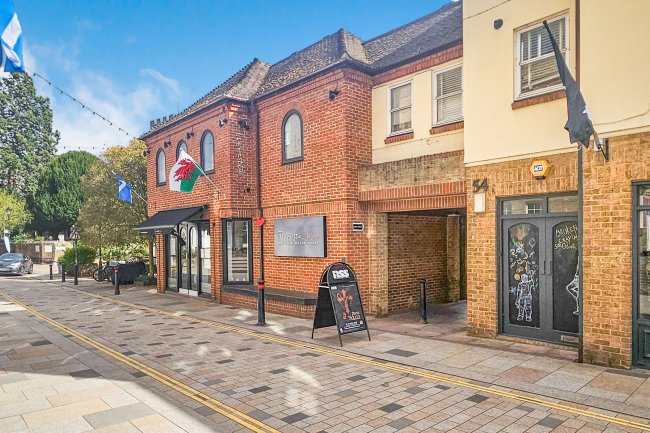 55 Church Street, Twickenham, London, TW1 3NR 2