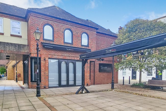 55 Church Street, Twickenham, London, TW1 3NR 2