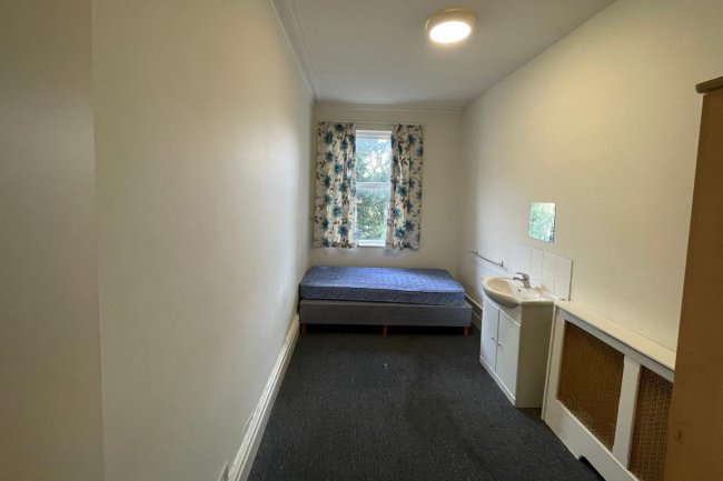 Thetford Lodge, 16 Thetford Road, New Malden, KT3 5DT 8