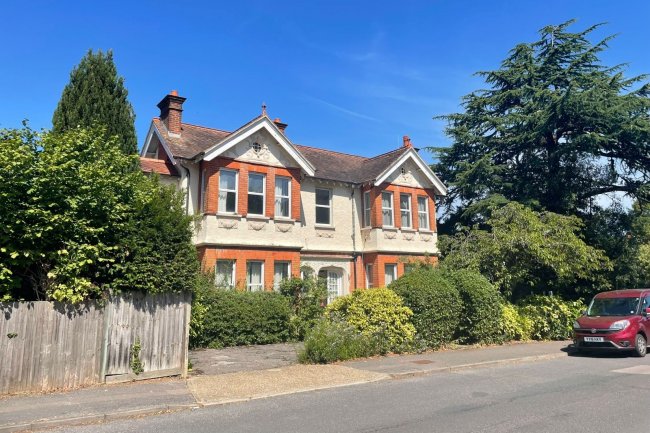 Thetford Lodge, 16 Thetford Road, New Malden, KT3 5DT 8