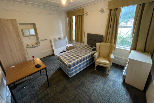 Thetford Lodge, 16 Thetford Road, New Malden, KT3 5DT 8