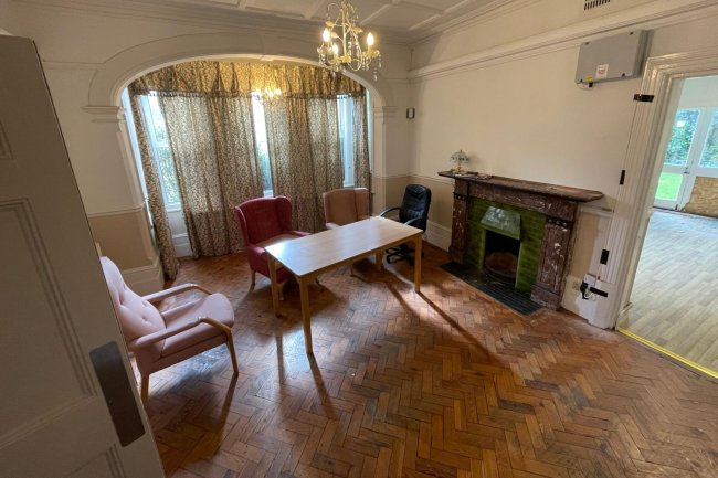 Thetford Lodge, 16 Thetford Road, New Malden, KT3 5DT 8