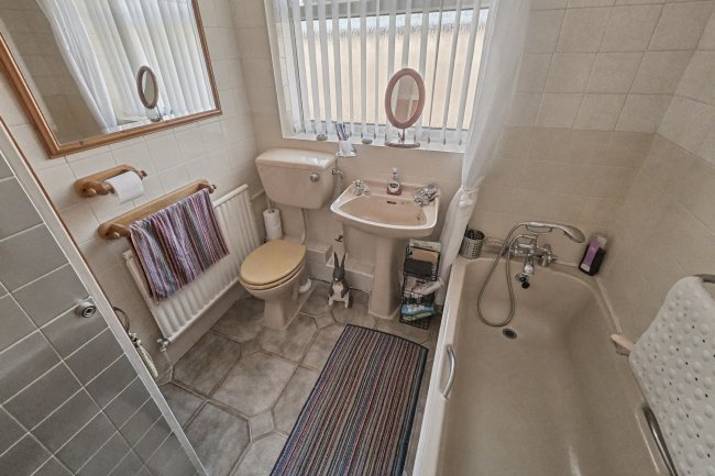 2B Chilton Drive, Watnall, Nottingham, NG16 1HL 5