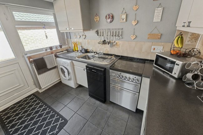 2B Chilton Drive, Watnall, Nottingham, NG16 1HL 5