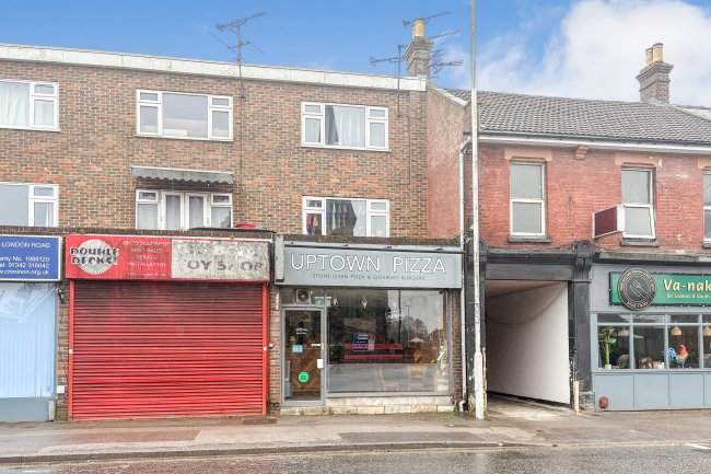 Flat 184 London Road, East Grinstead, East Sussex, RH19 1EY 4