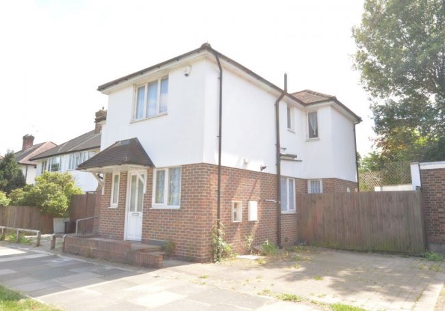 1a Firs Lane, Winchmore Hill, London N21 2HT 3