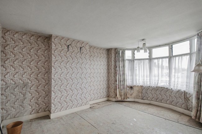 186 Salisbury Avenue, Barking, IG11 9XX 10