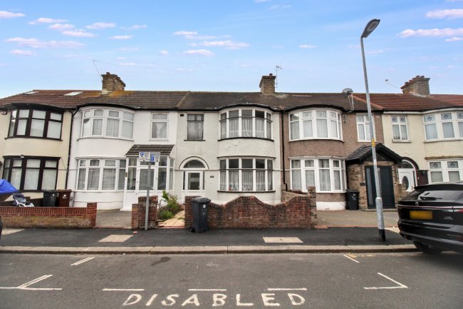 186 Salisbury Avenue, Barking, IG11 9XX 10