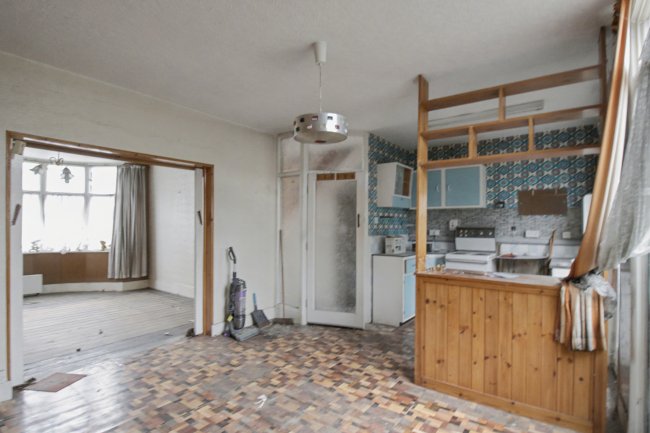 186 Salisbury Avenue, Barking, IG11 9XX 10