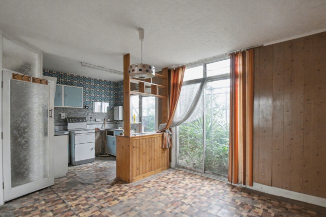 186 Salisbury Avenue, Barking, IG11 9XX 10