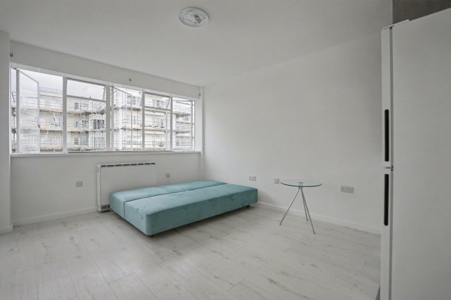 79 Pullman Court, Streatham Hill, London, SW2 4ST 2