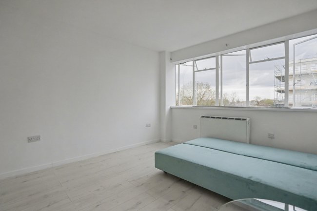 79 Pullman Court, Streatham Hill, London, SW2 4ST 2